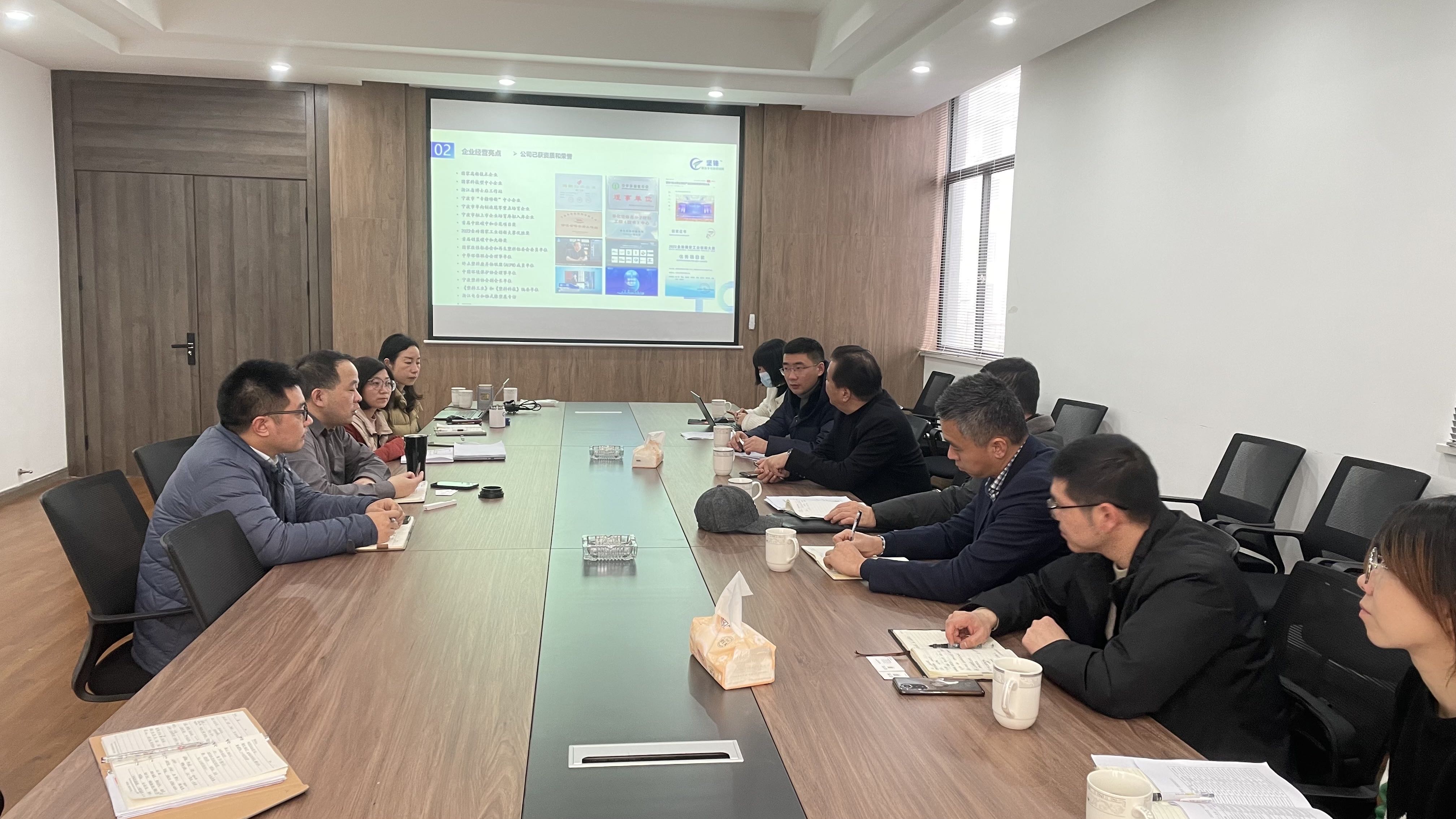 宁波市经信局调研组莅临坚锋 ® 开展专精特新“小巨人”重点培育企业工作