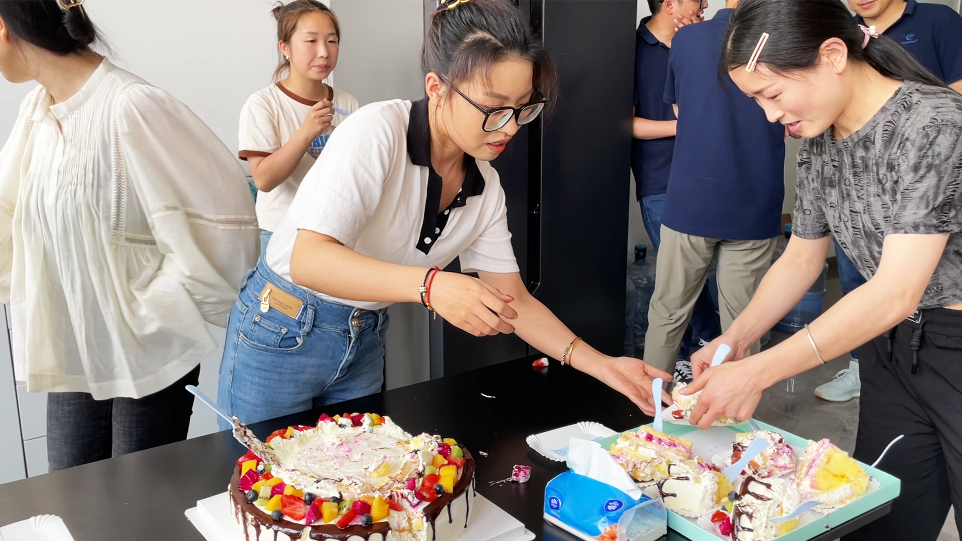 超暖心 坚锋®第一、二季度员工生日会来啦