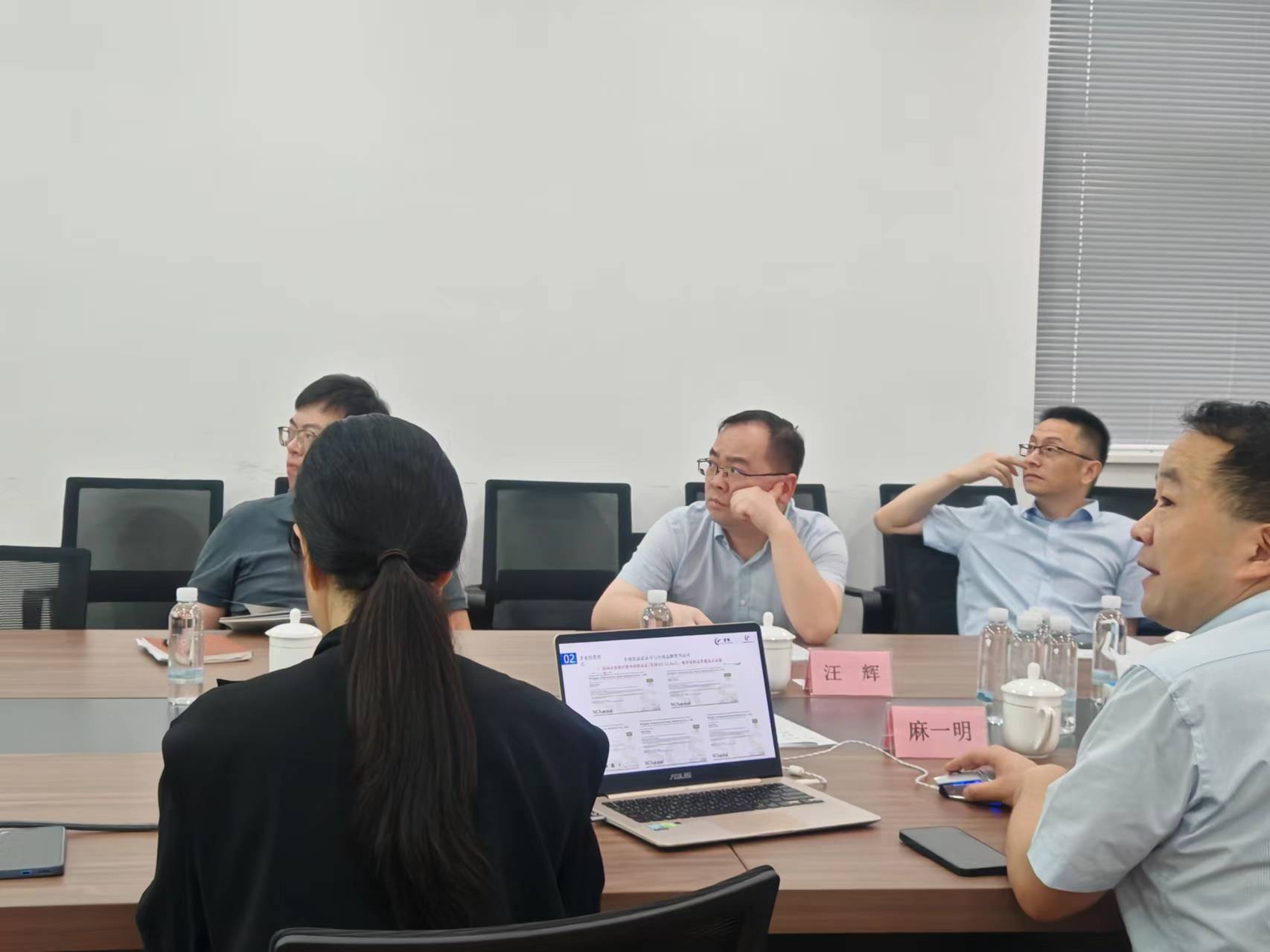 市经信局汪辉副局长一行赴坚锋®调研制造业投资方案